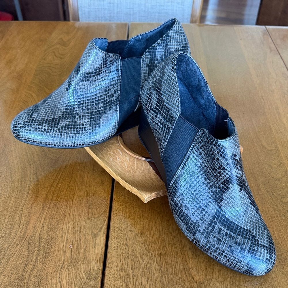 Vionic wedge shoes